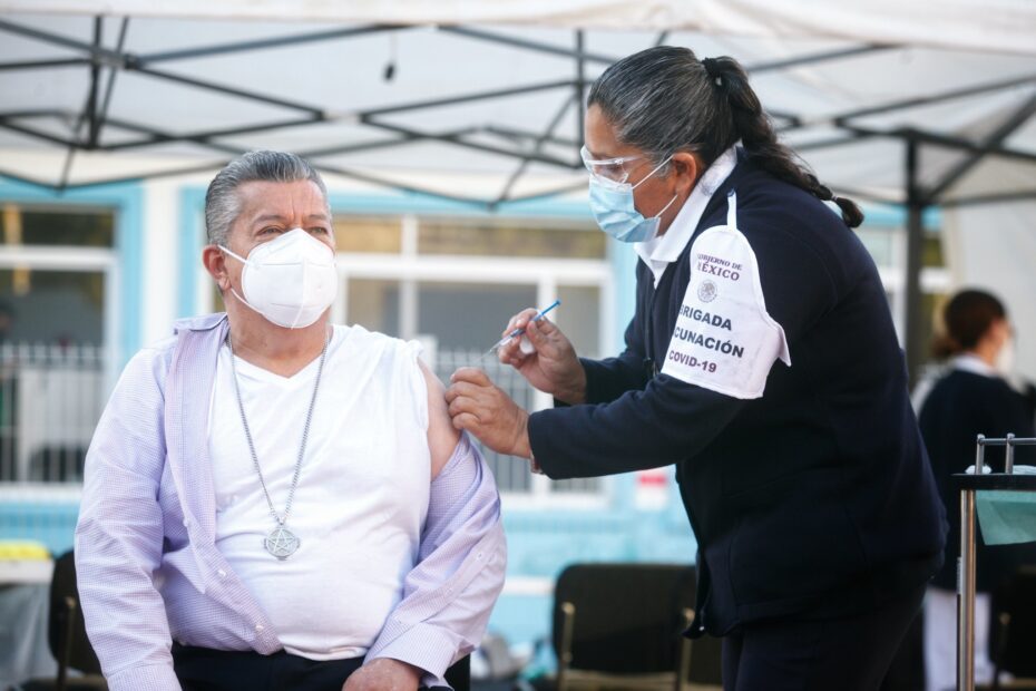 Inicia en San Pedro Tlaquepaque vacunación para adultos mayores