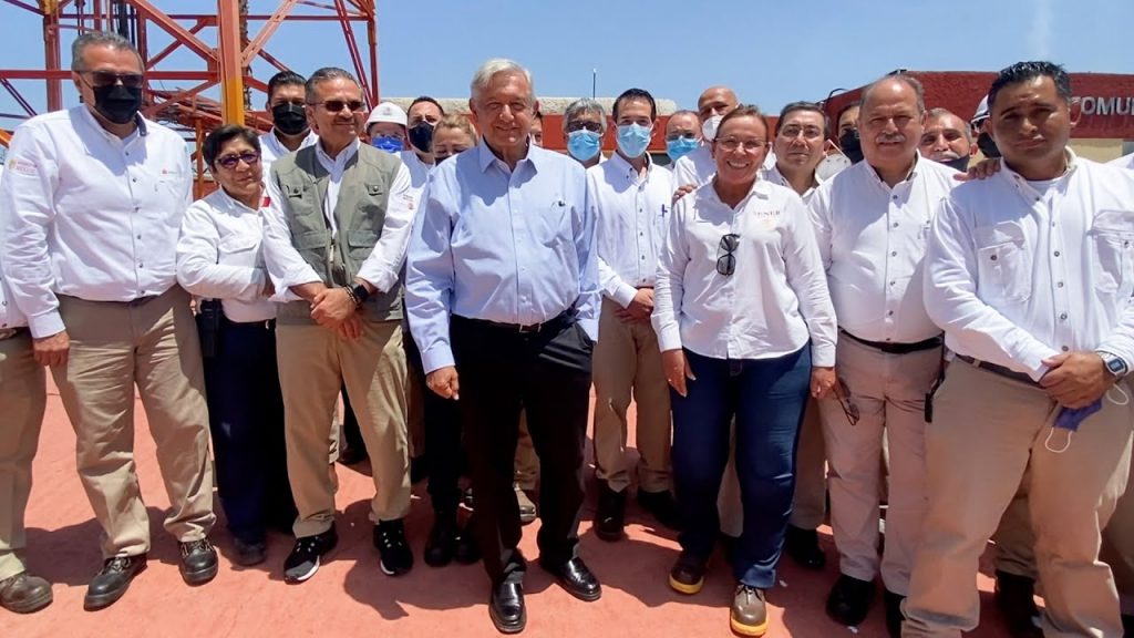 Supervisa AMLO refinería de Pemex en Tamaulipas