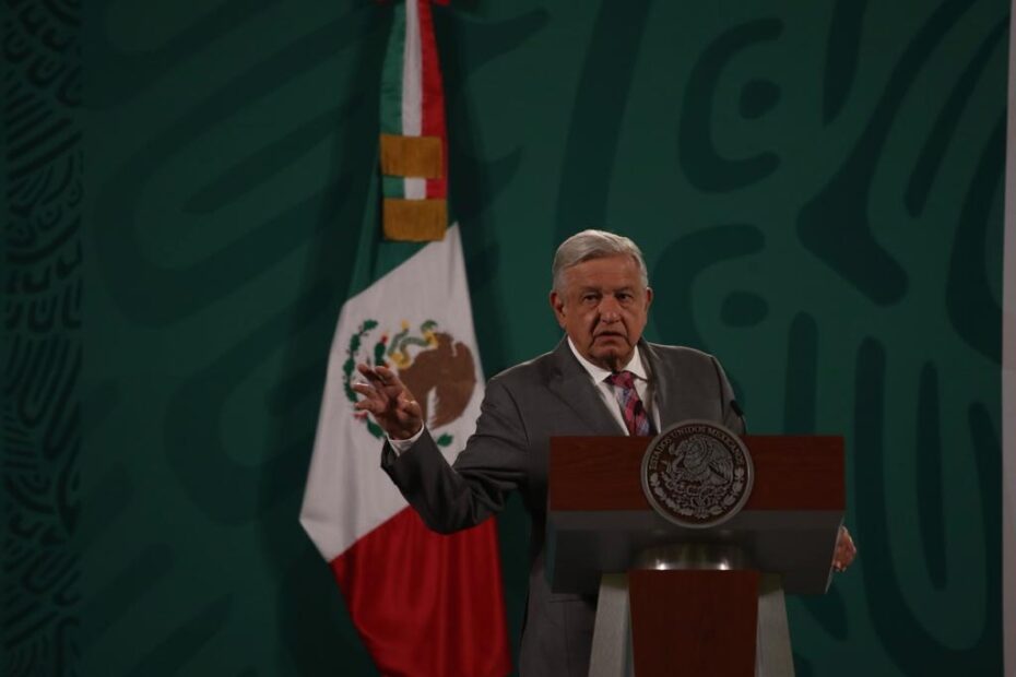 México se hundió por la falta de democracia: AMLO