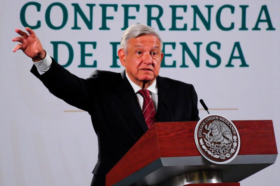 Justifica el presidente López Obrador rescate de Pemex y CFE