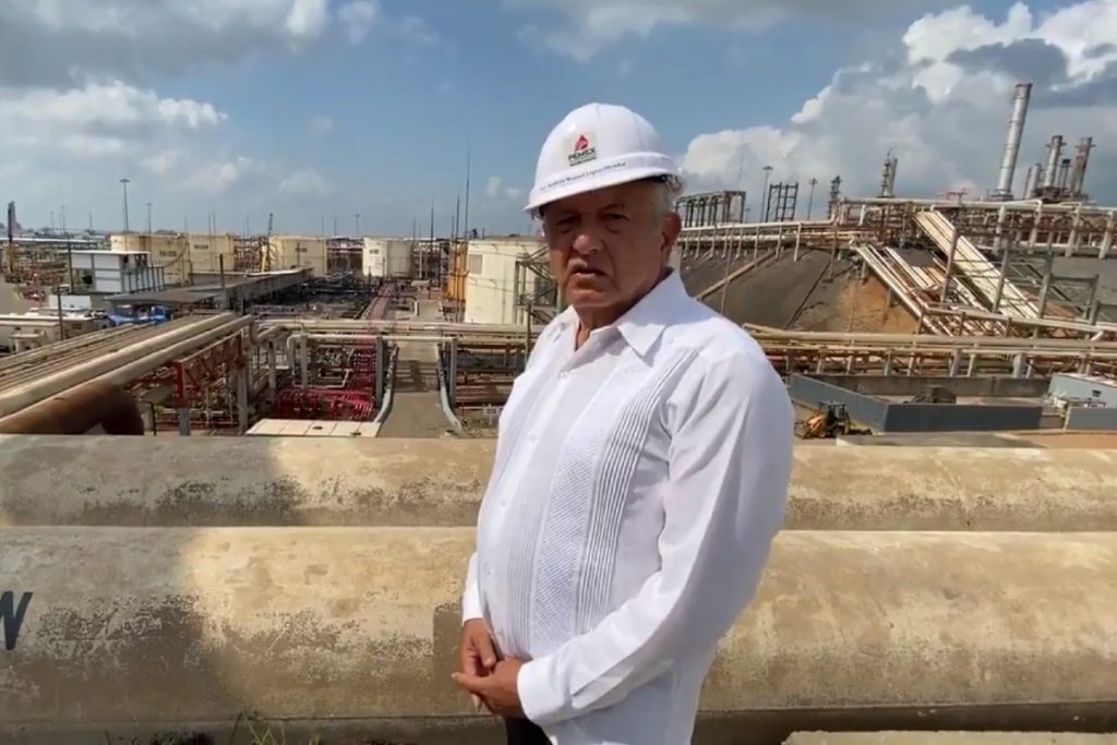 Reincia producción de gasolina refinería de Minatitlán: AMLO