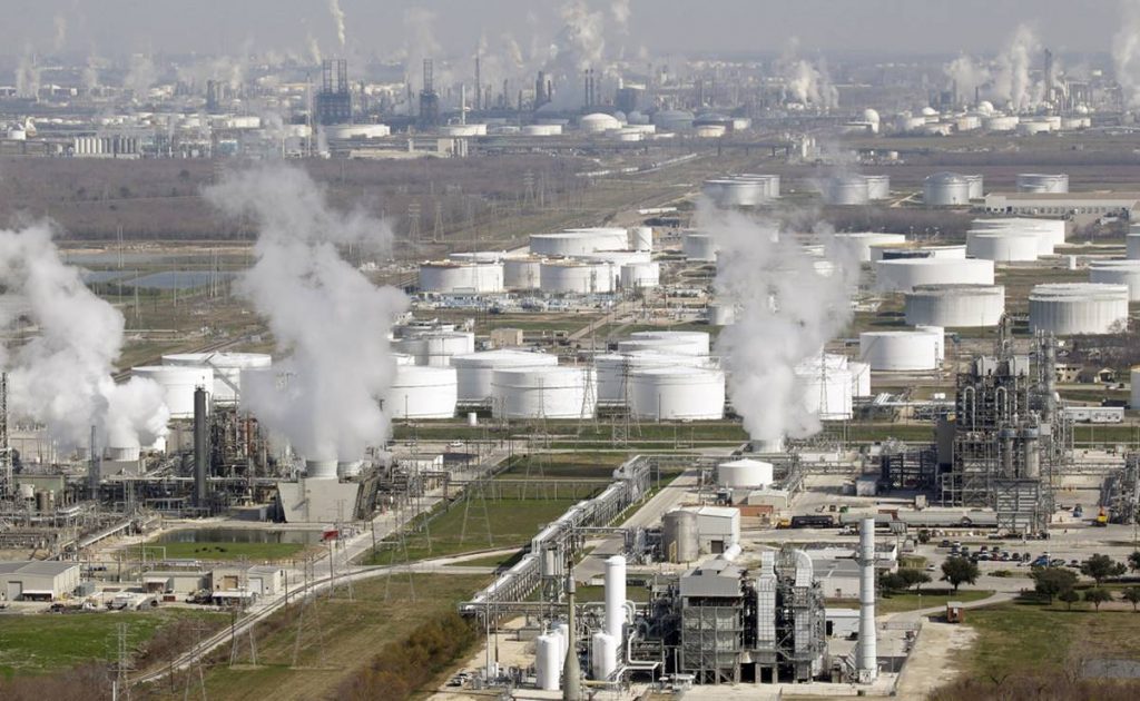Dura calificación de Moody’s contra México tras compra de refinería
