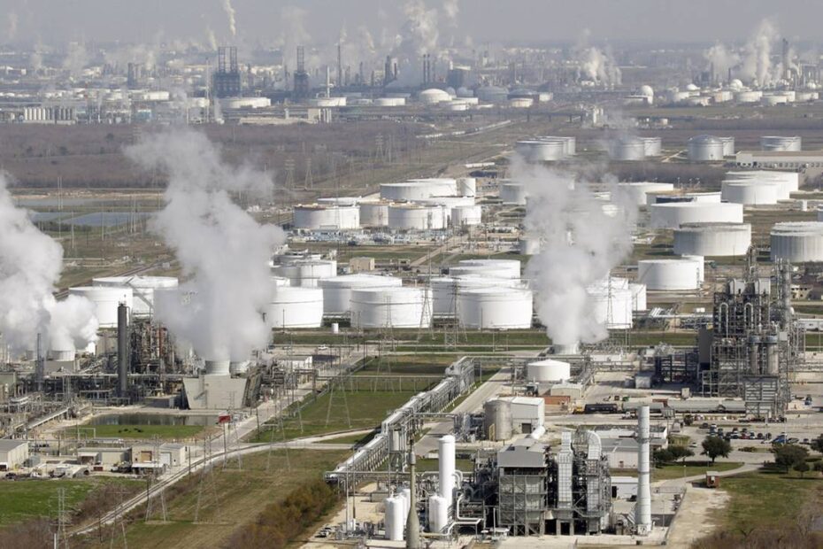 Dura calificación de Moody’s contra México tras compra de refinería