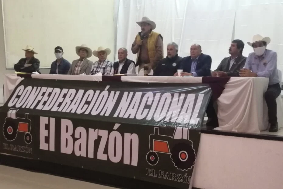 Maximiano Barbosa reactiva “El Barzón”; pelea por los lecheros