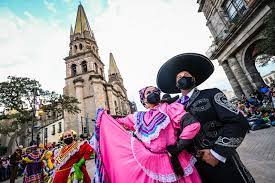 Tapatíos celebran 480 aniversario de la Fundación de Guadalajara con actividades culturales