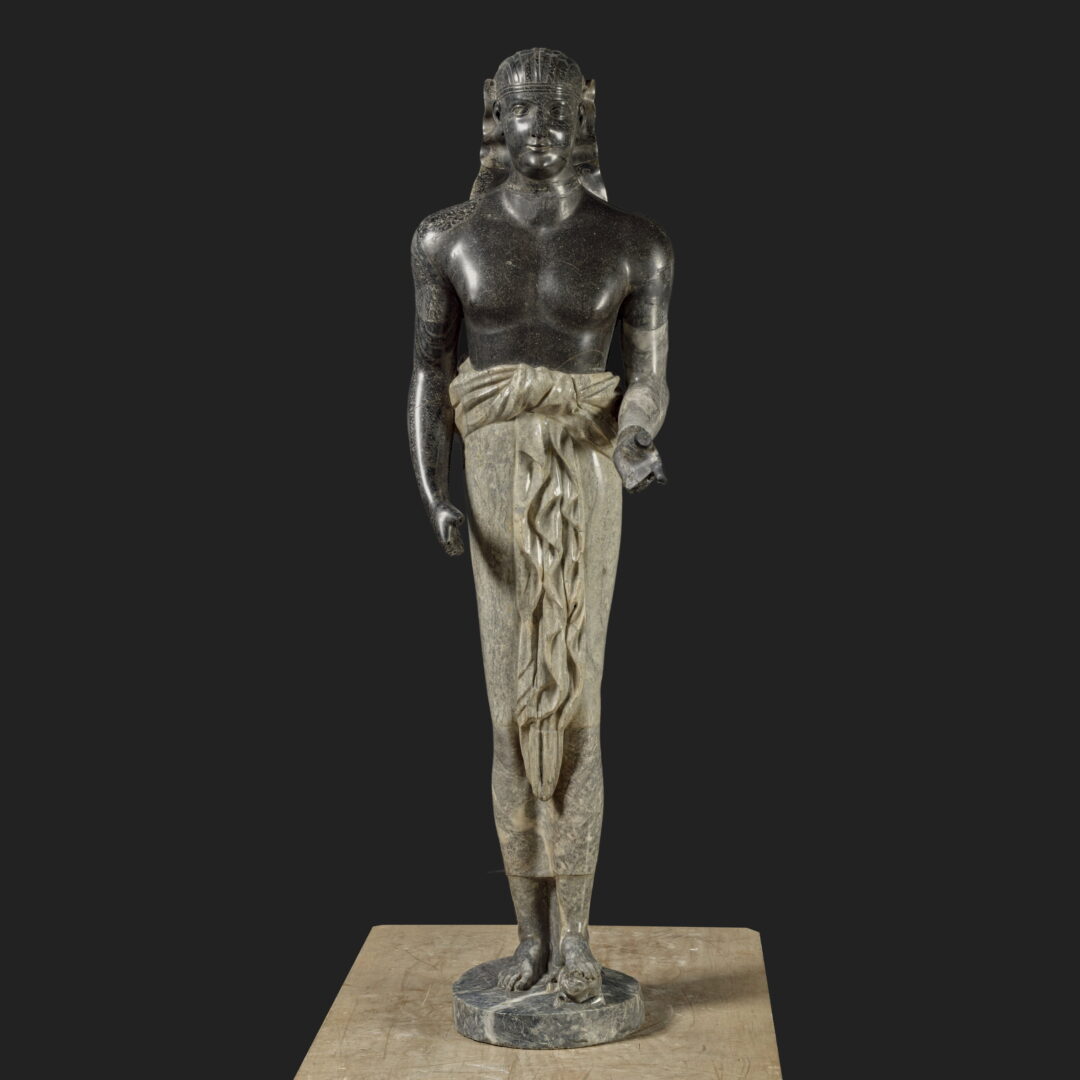 Un faraon Taller romano Basalto negro y marmol negro Hacia 130 – 140 Madrid