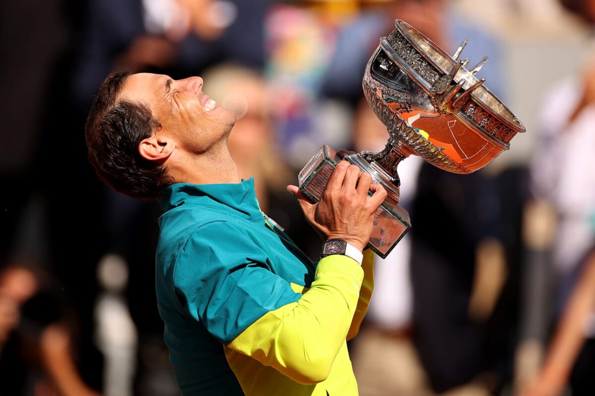 Nadal se alza con la copa