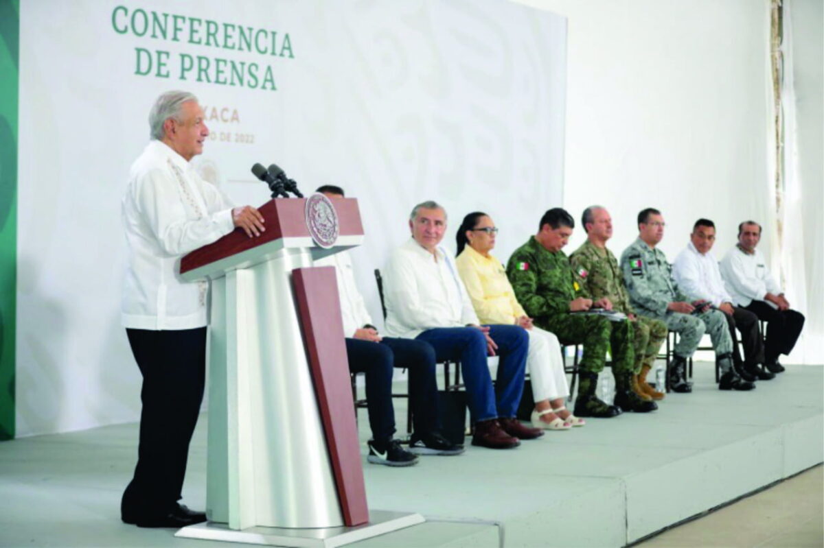 Mucho ayuda el que no estorba