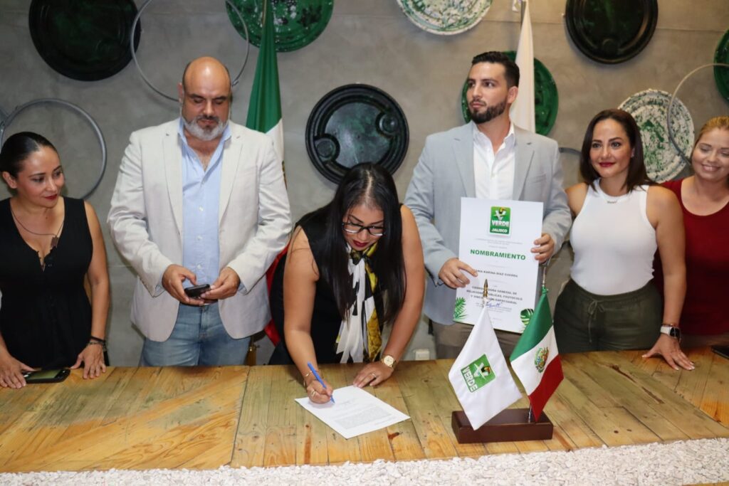 Tania Díaz rinde protesta en el Partido Verde Ecologista
