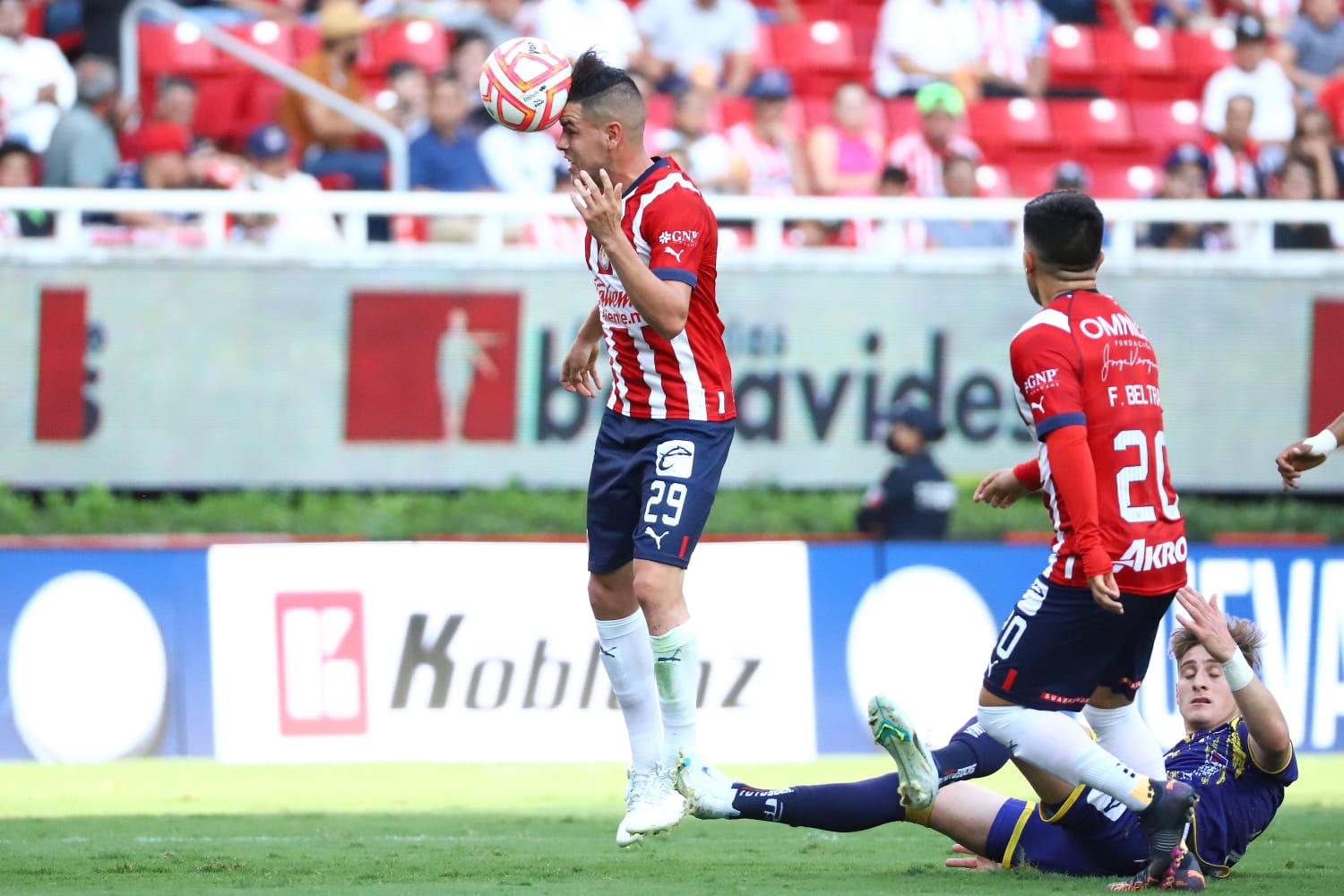 Chivas no convence
