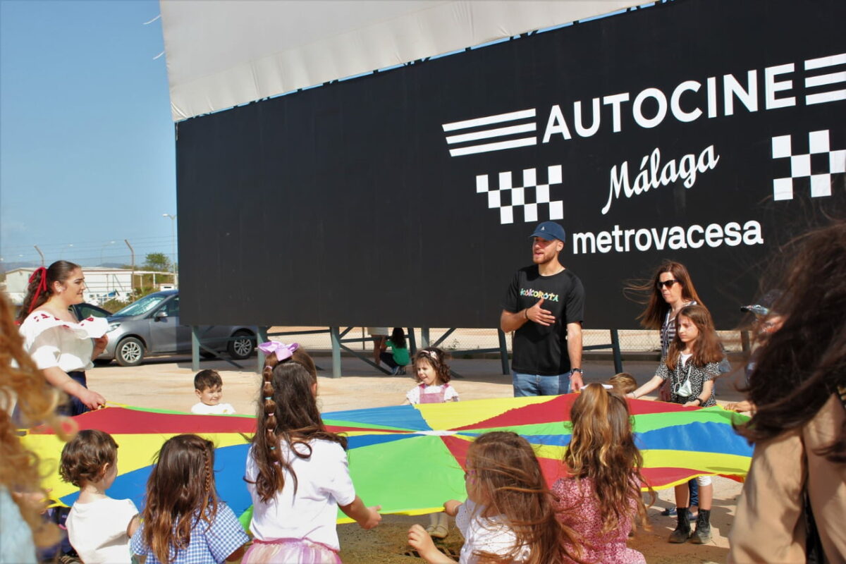 El verano en Málaga no es sólo playa también se puede estar en el Autocine Málaga Metrovacesa