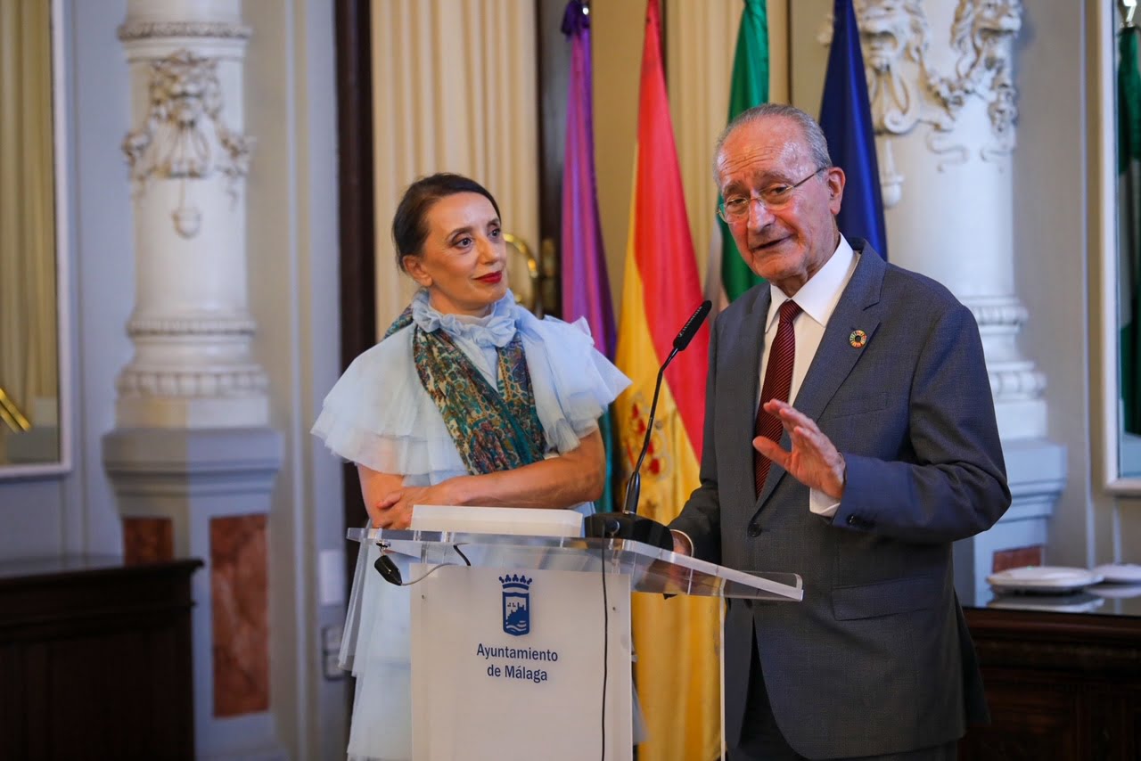 Málaga tiene nueva canción promocional con la voz de la cantante española Luz Casal