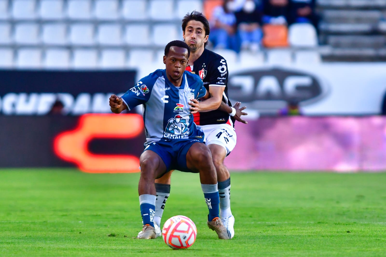 Los rojinegros se regresan sin puntos de Pachuca