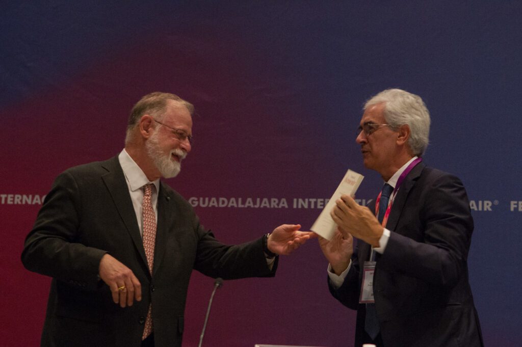Alberto Manguel será reconocido en la FIL Guadalajara con el Homenaje al Bibliófilo José Luis Martínez 2022