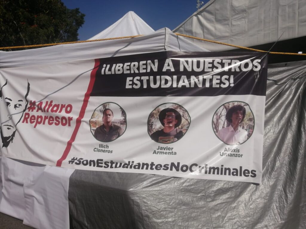 En estado de emergencia Universidad de Guadalajara