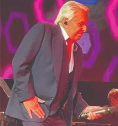 Rockanroleando con Enrique Guzmán y los fundadores del rock and roll