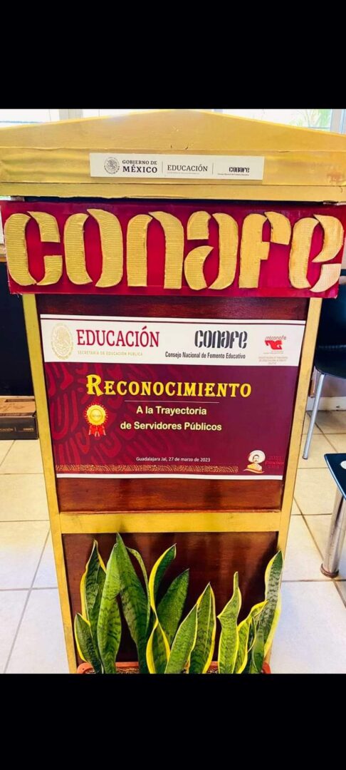 Con cena y baile reconoce CONAFE trayectoria de sus colaboradores