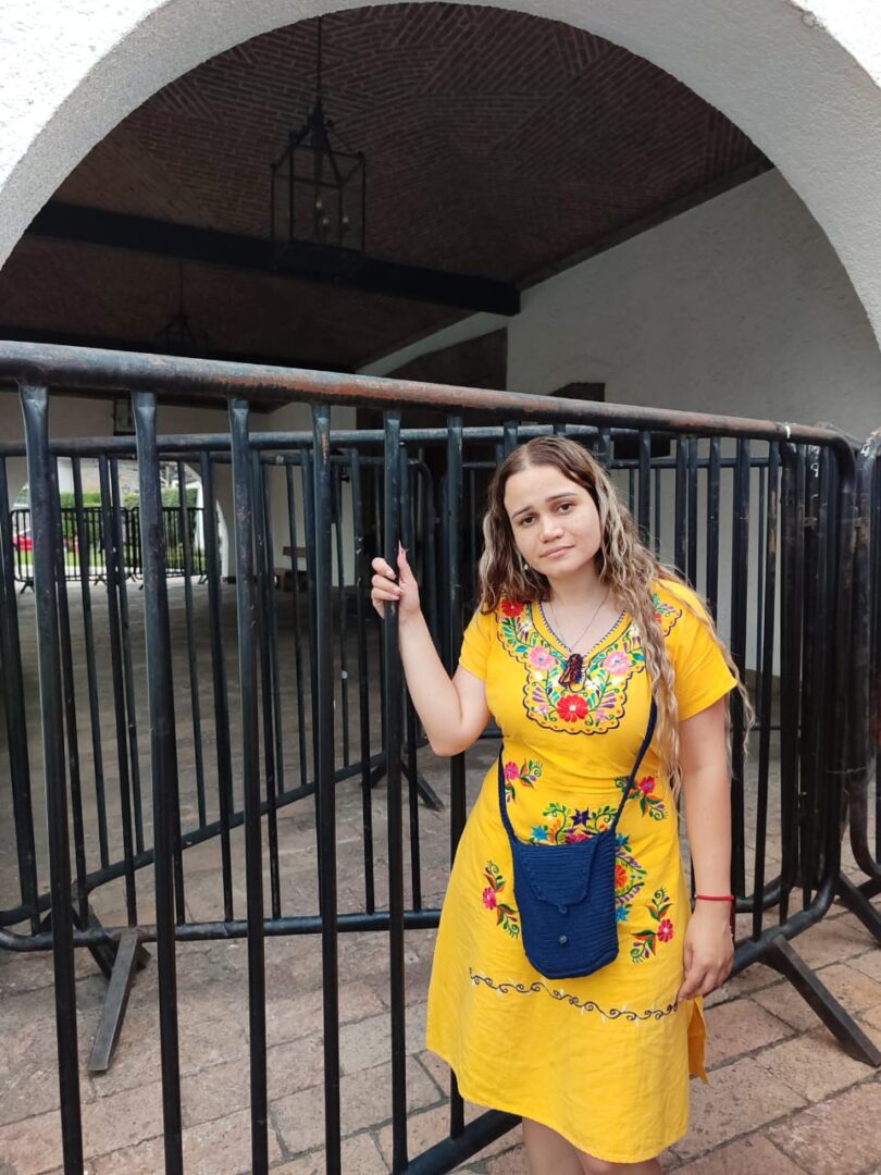 La policía violenta a Blanca Paredes