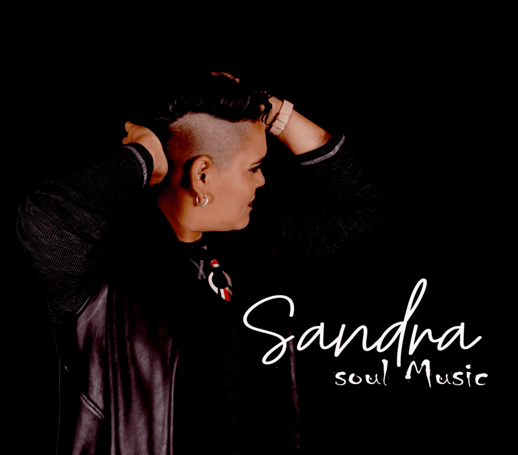 La cantante Sandra Soul Music lucha por sus sueños y trabaja para la música