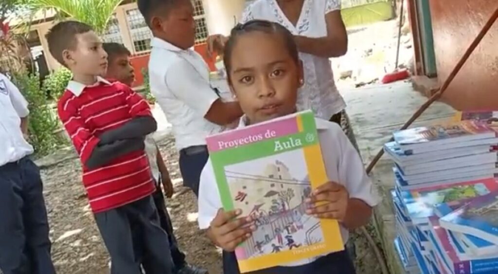 A pesar de los errores, Jalisco sí entregará los libros de texto gratuitos