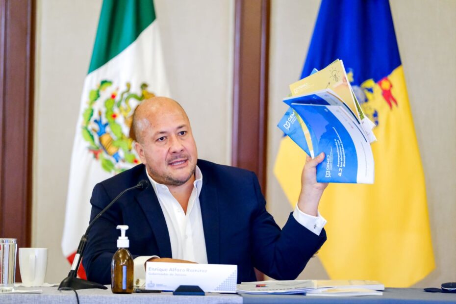 Alfaro aclara que en Jalisco no se distribuirán los nuevos libros de texto por un asunto legal