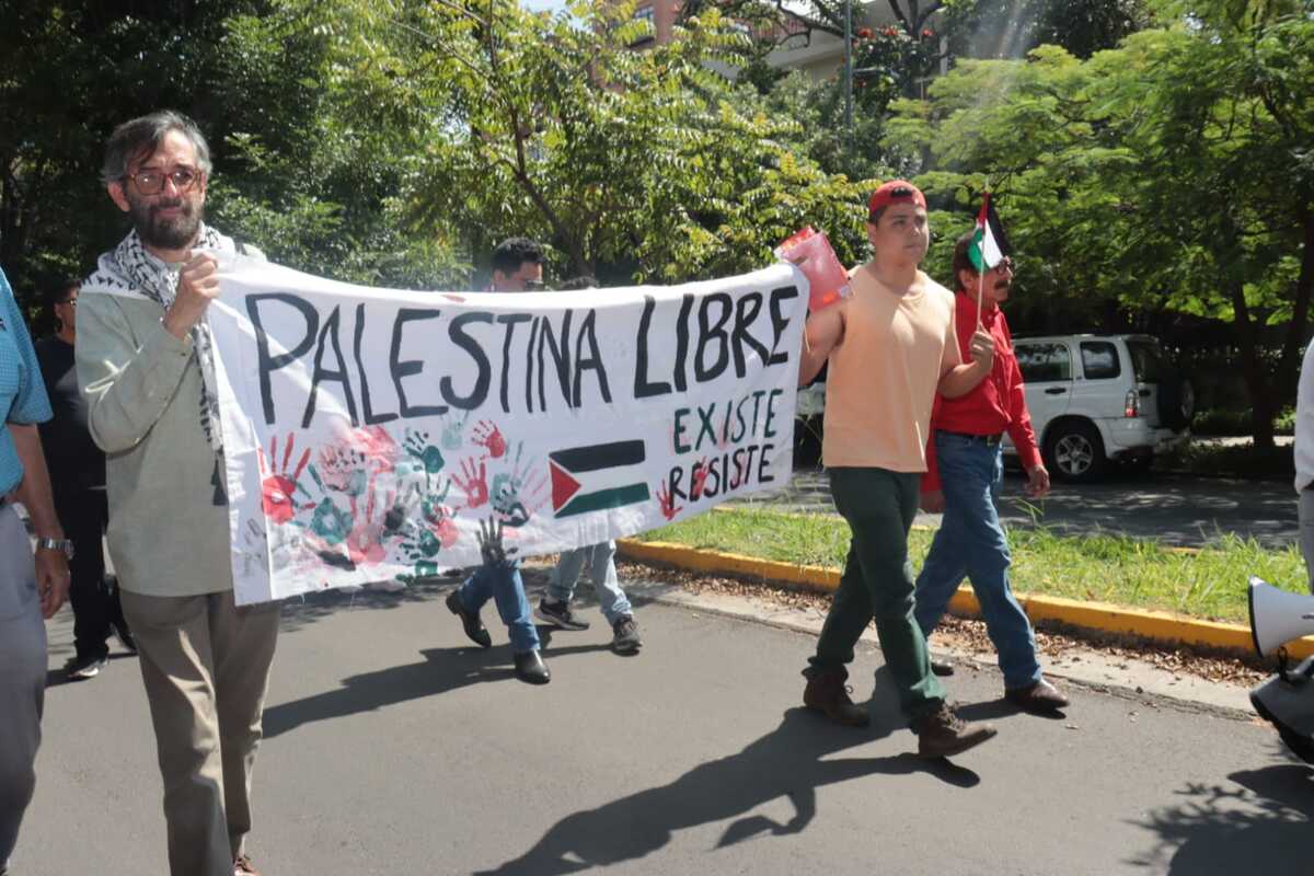 Marchan en favor de Palestina en Guadalajara