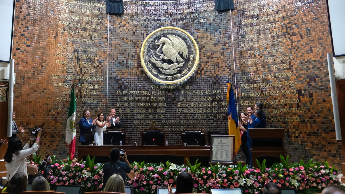 Conmemoran 131 aniversario de la Escuela Normal de Jalisco