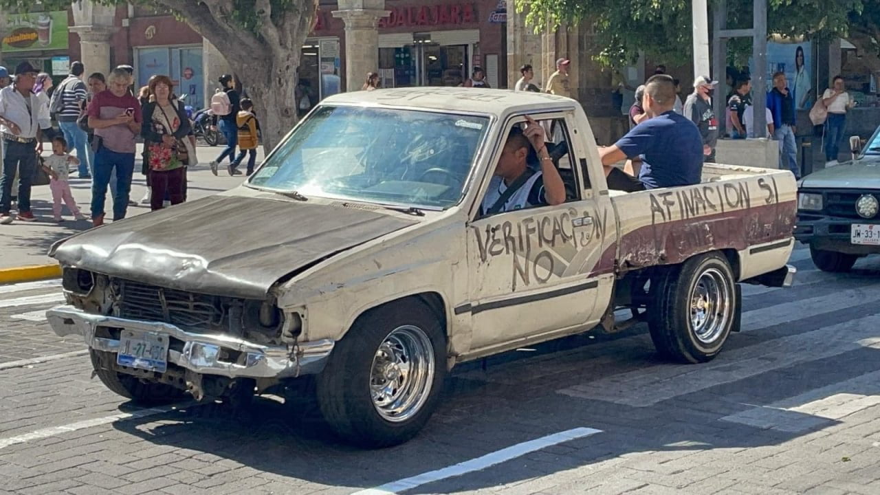 Siguen las protestas contra la verificación vehicular, ATERVAC entrega escrito en el que exigen su cancelación