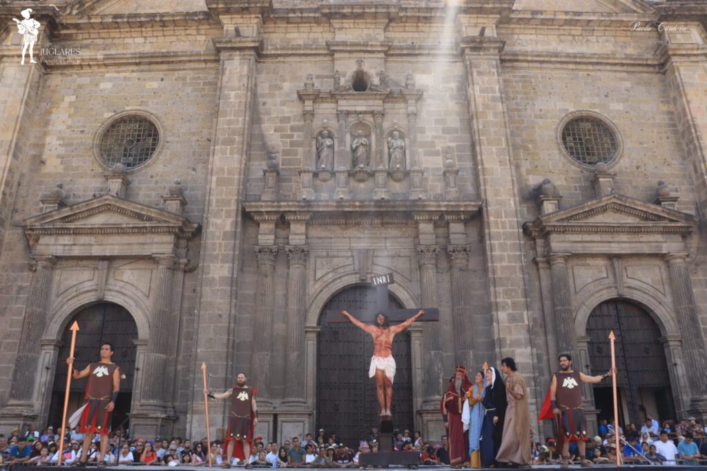 jesus en catedral de guadalajara crucificado