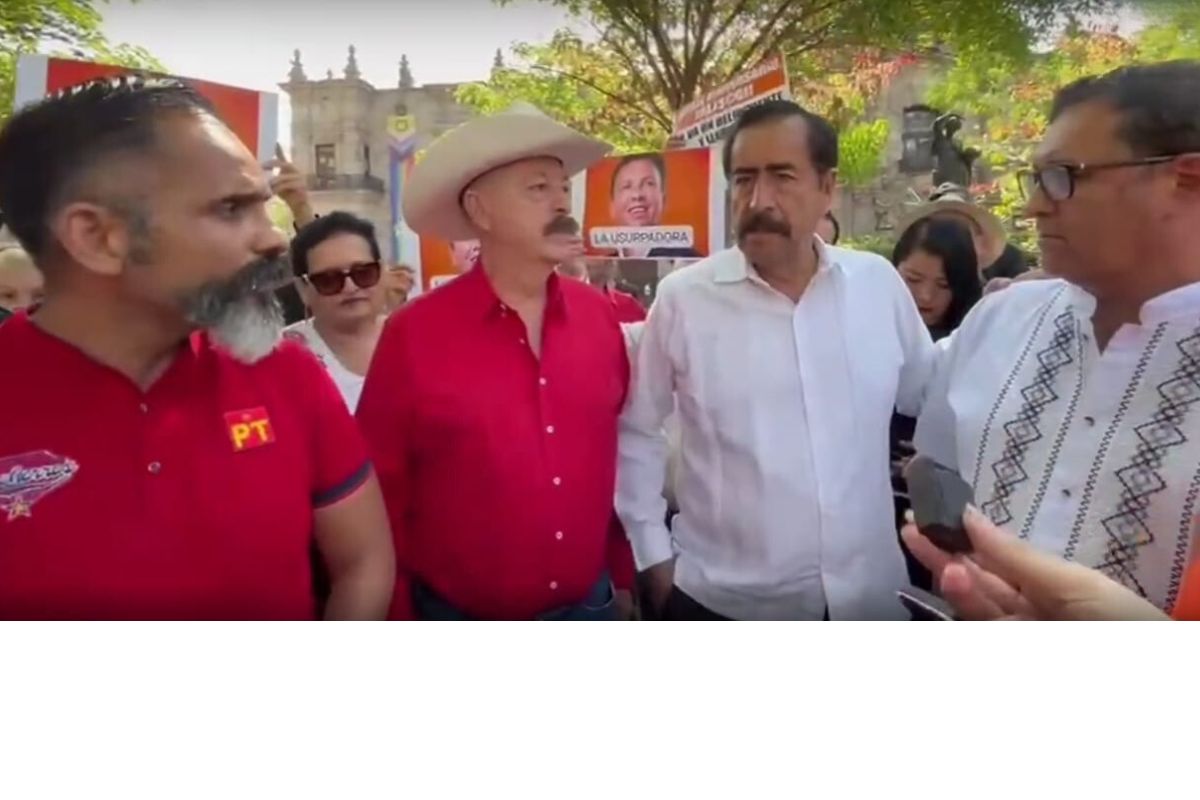 planton frente al palacio de gobierno jalisco