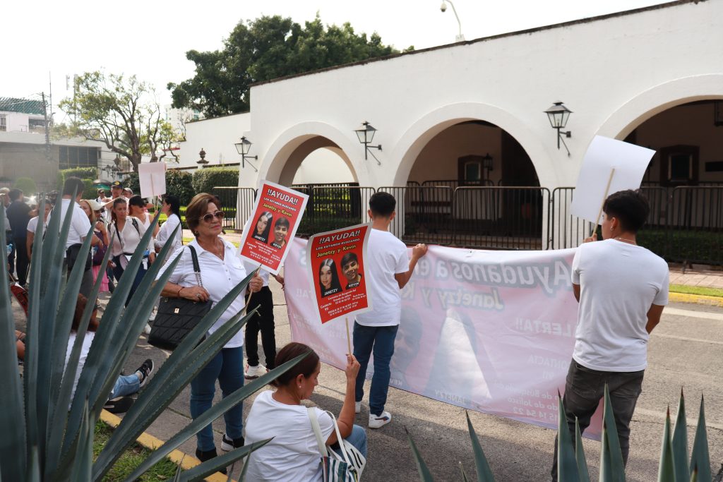 Casa Jalisco manifestacion primos Primos desaparecidos Jalisco