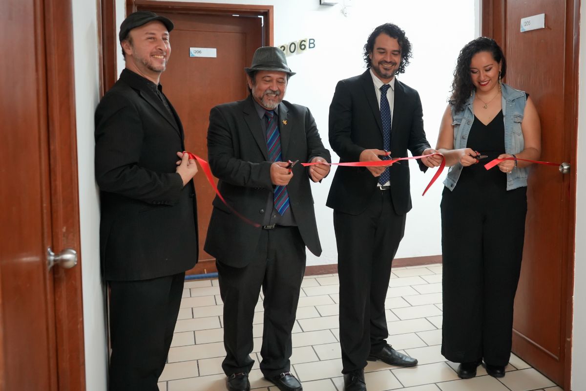 corte de liston artistas latinos