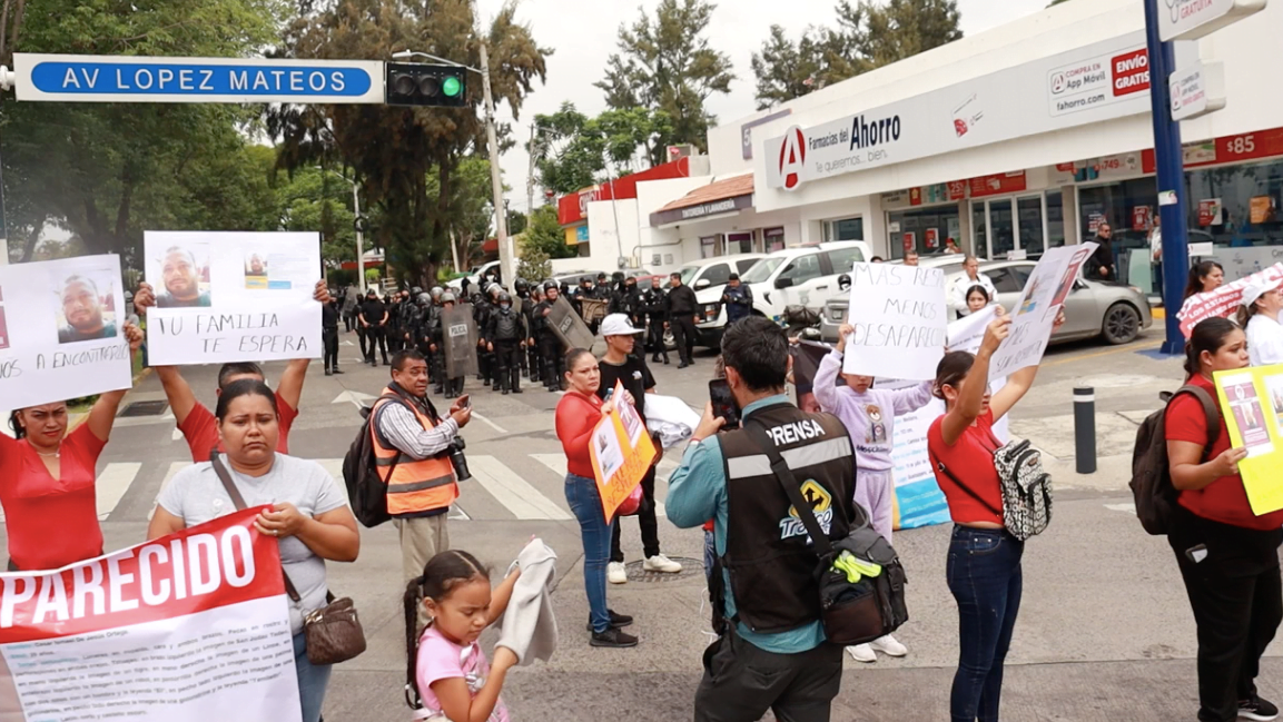 policias y manifestacion desaparecidos