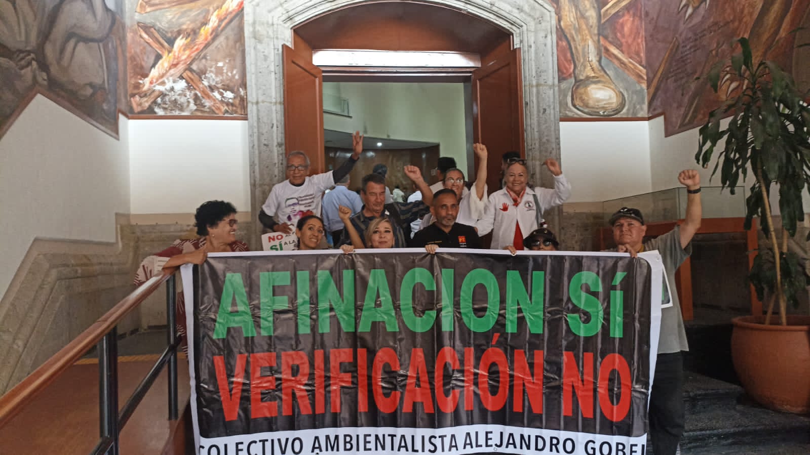 Triunfo para el colectivo 'Afinación Sí, Verificación No': se meten al Congreso y solicitan acuerdo para entregar placas vehiculares sin condicionar la verificación vehicular