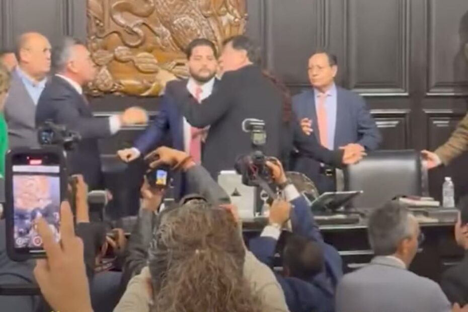 Alito Moreno golpea a Noroña en plena sesión del Senado