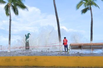 oleaje en puerto vallarta