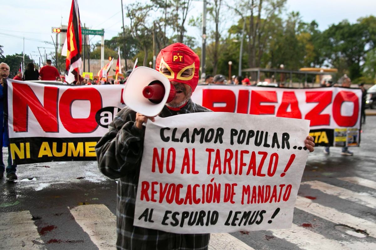 marcha contra el tarifazo del camion