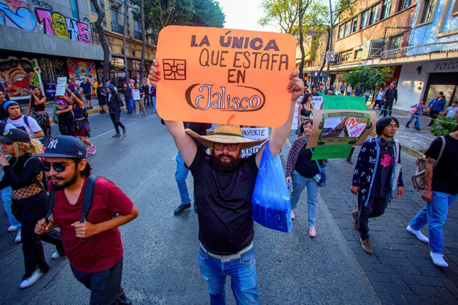 represión estudiantil tarifazo tarjeta al estilo jalisco