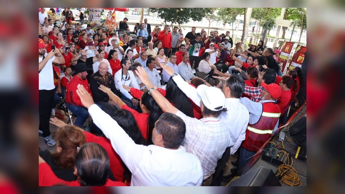 El comité del PT Guadalajara toma protesta en el parque San Jacinto