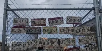 Pérdida de placas vehiculares se dispara en el AMG por las intensas lluvias: ¿qué hacer si perdiste la tuya?