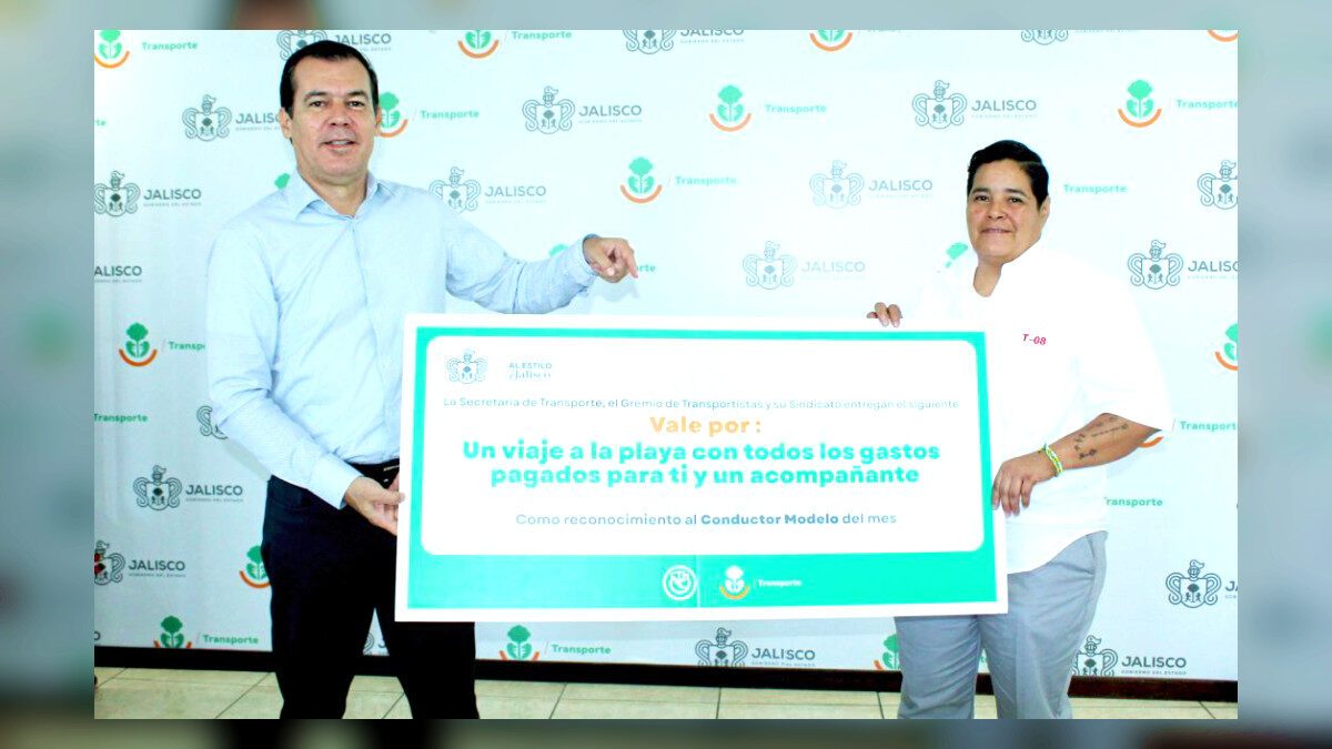 Reconocen a María Jeanette Huerta como Conductora Modelo de Jalisco en el transporte público