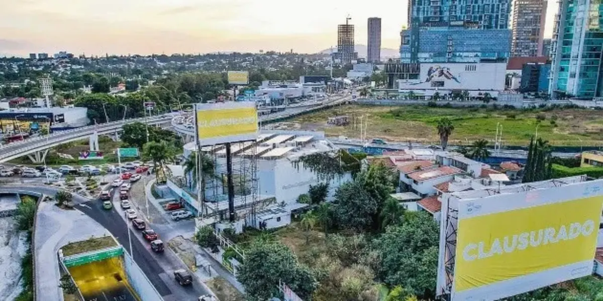 Zapopan frena la contaminación visual: intensifican el retiro de espectaculares irregulares