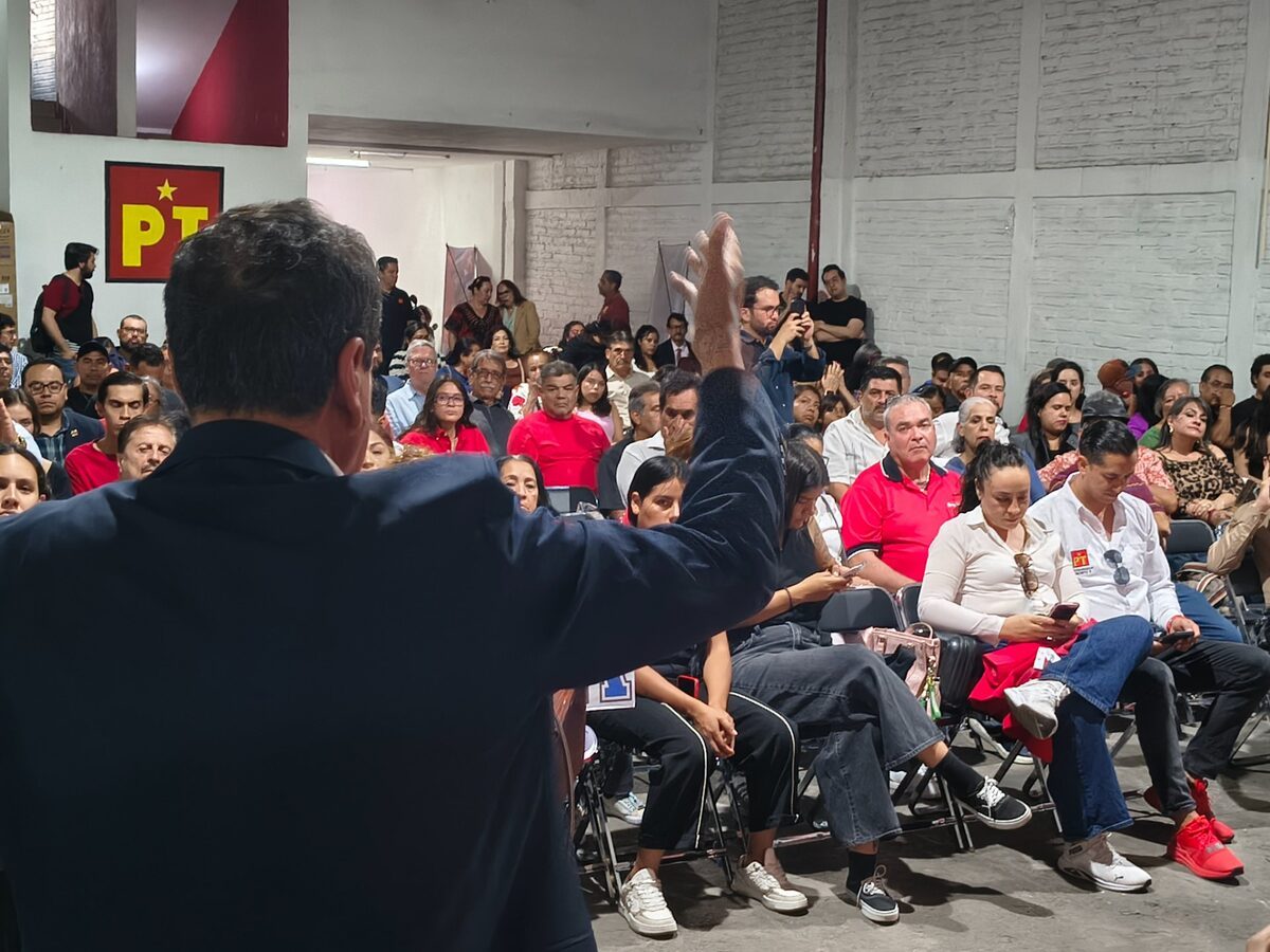 Militantes del PT Jalisco asisten a homenaje a Fidel Castro.