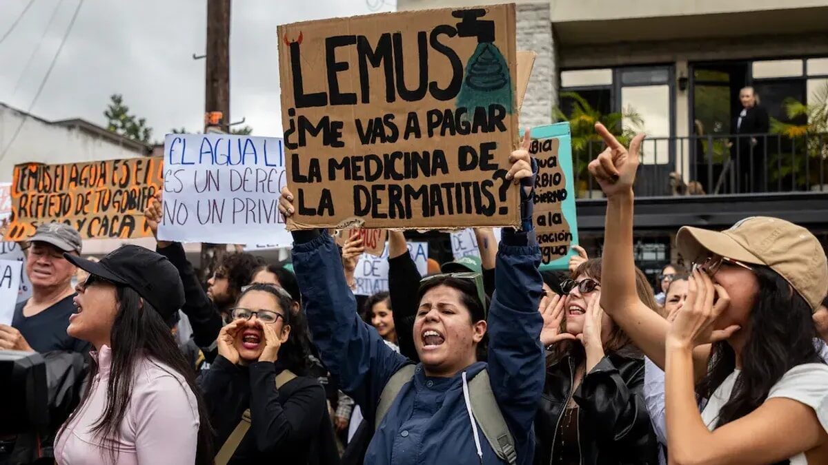 Altercados en marcha por agua en Guadalajara: Encapuchados provocan vandalismo y suspensión