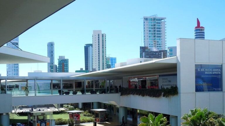 Atropellan a ciclista de 63 años en Zapopan: Camión lo arrolla en avenida Juan Gil Preciado