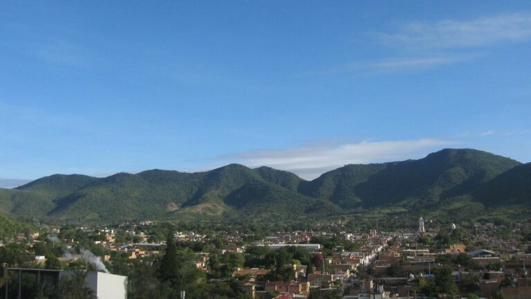 Incendio en Tlajomulco deja un muerto: Tragedia en edificio de departamentos