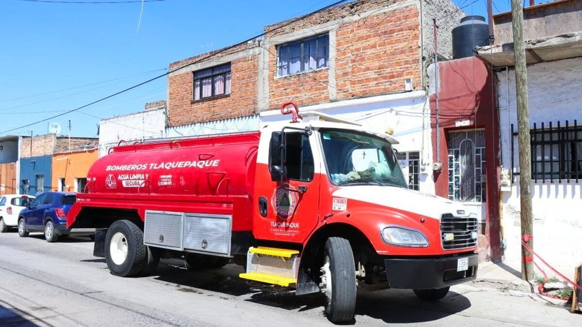 Tlaquepaque reparte 5.6 millones de litros de agua: Mitigan tandeos en colonias afectadas