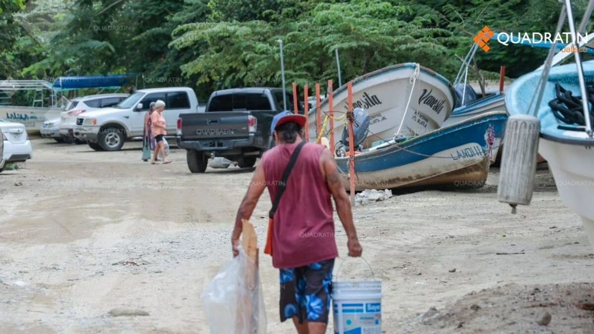 Trasladan a 327 personas en Jalisco por Simón: 15 albergues activos en zonas costeras